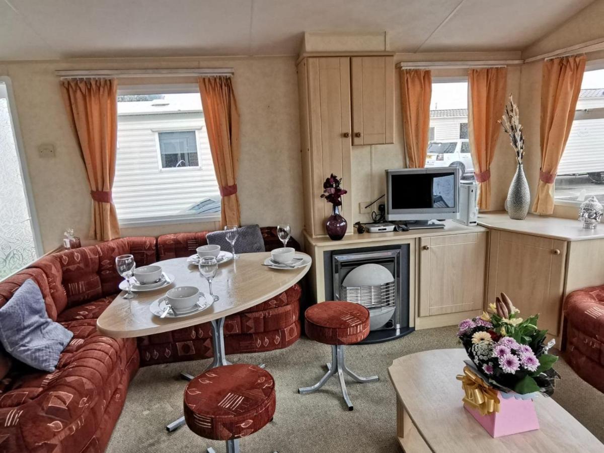 Campsite Private Caravan On Palins Park, North Wales Kinmel Bay